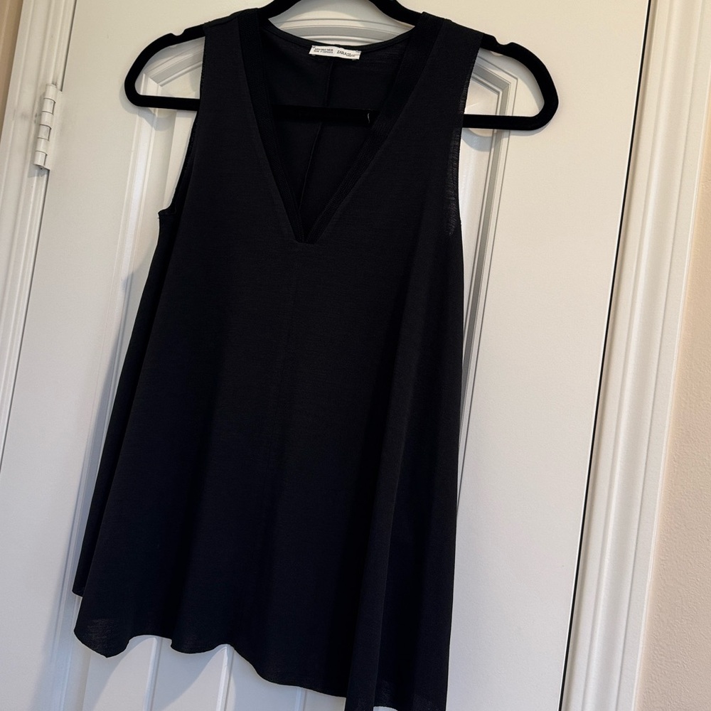 Zara Black V-Neck Tank Top Size S